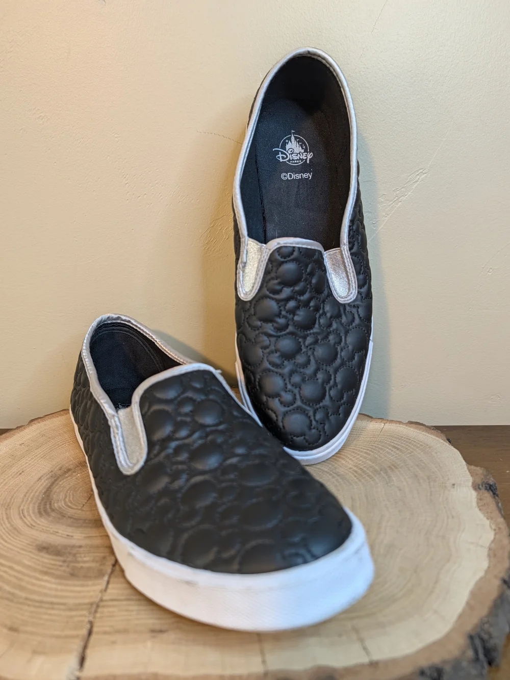 Women's Disney Mickey Mouse Quilted Slip-On Sneakers in Black Sz 10